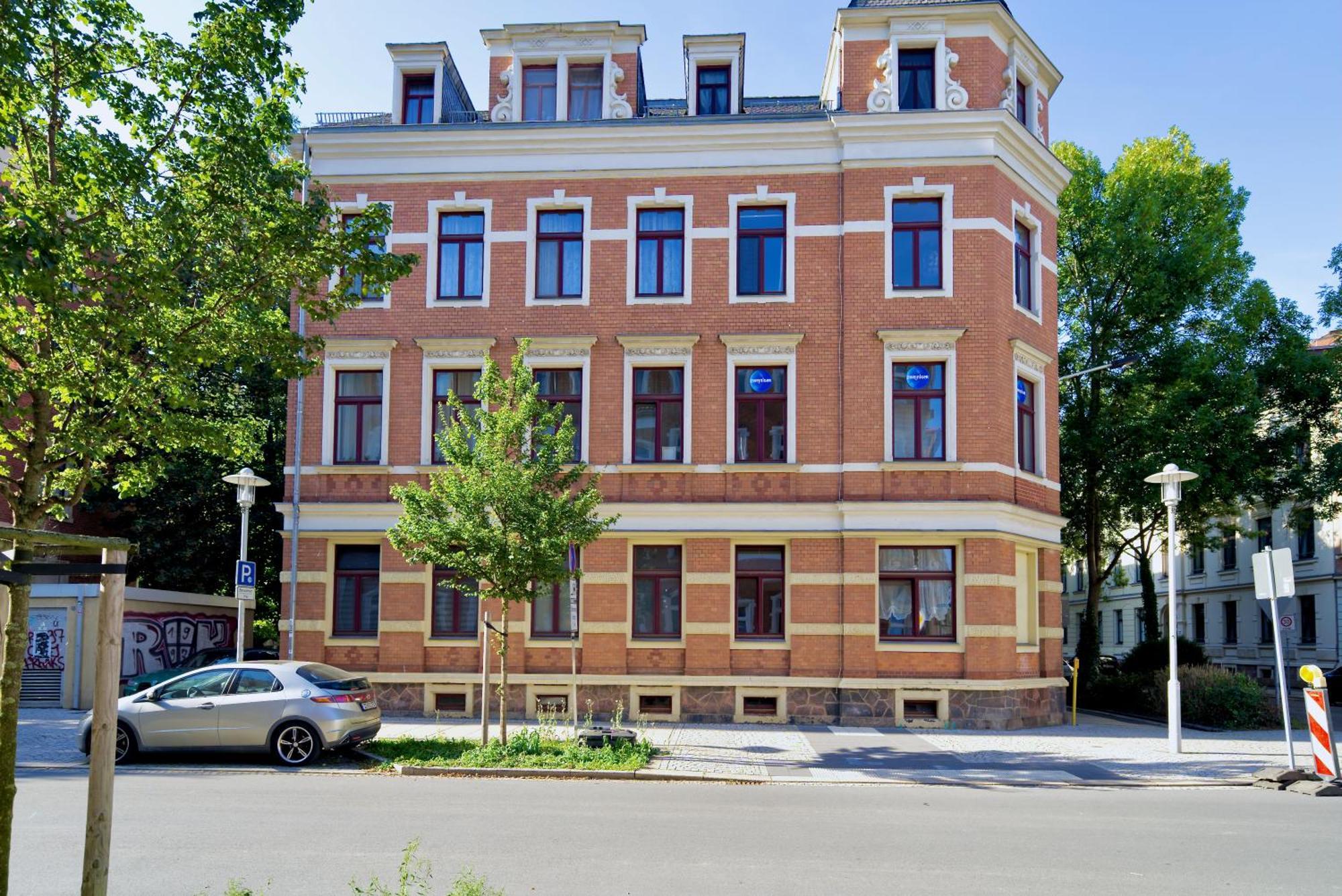 Edler Wohnraum Noble Stadtoase Mit Boxspringbett, Kaffeevollautomat & Parkplatz Zwickau Buitenkant foto