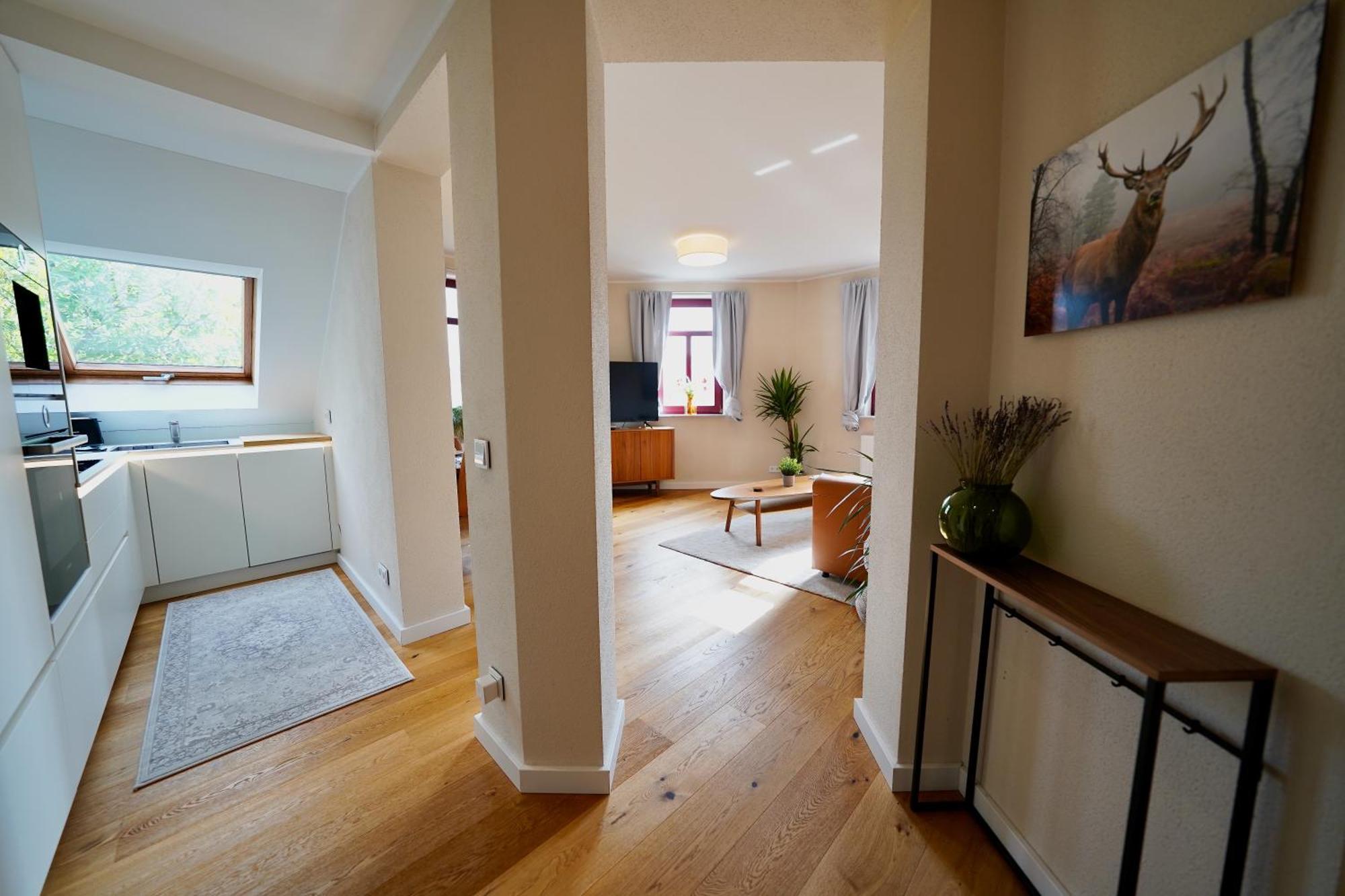 Edler Wohnraum Noble Stadtoase Mit Boxspringbett, Kaffeevollautomat & Parkplatz Zwickau Buitenkant foto