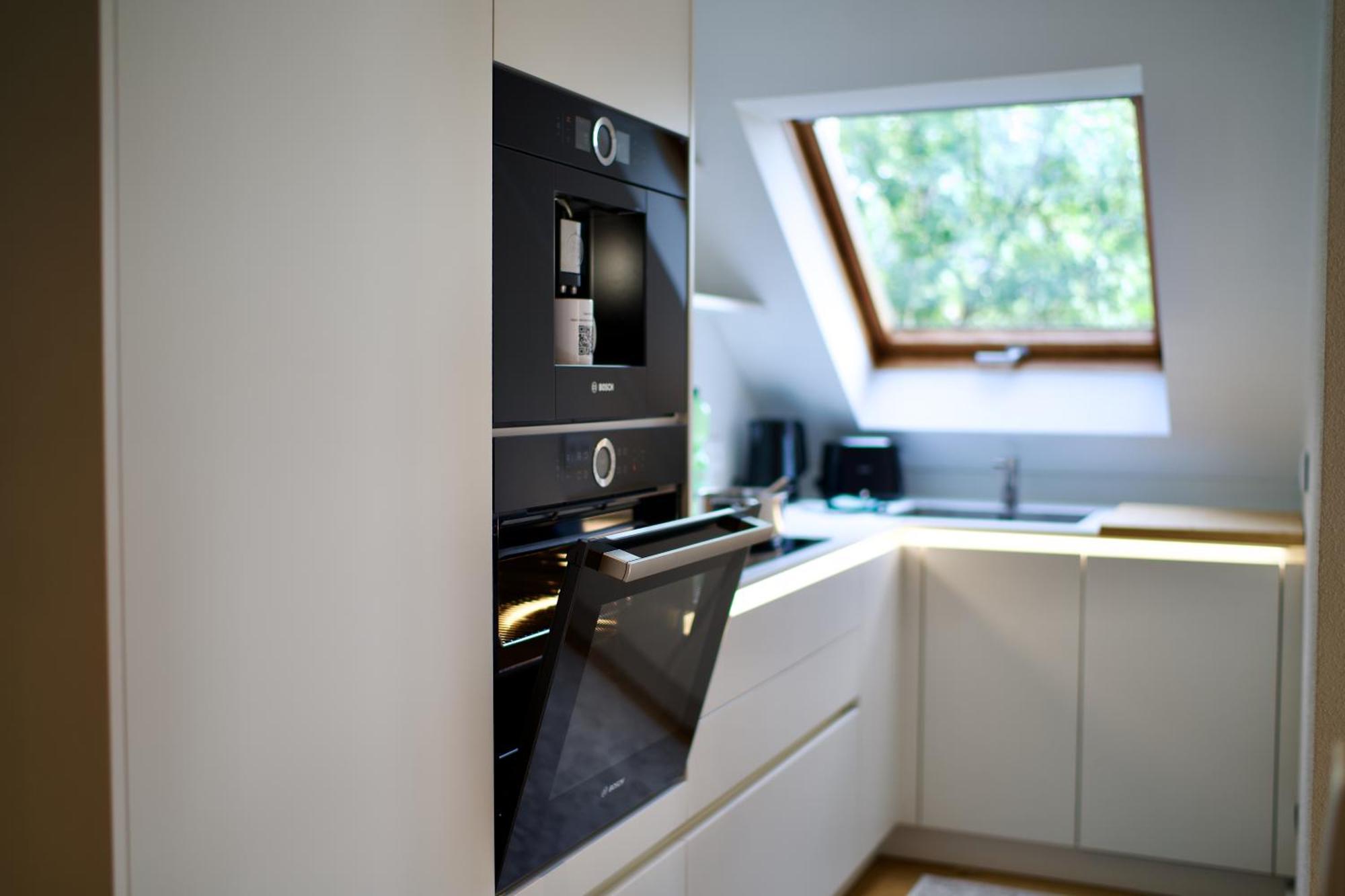 Edler Wohnraum Noble Stadtoase Mit Boxspringbett, Kaffeevollautomat & Parkplatz Zwickau Buitenkant foto