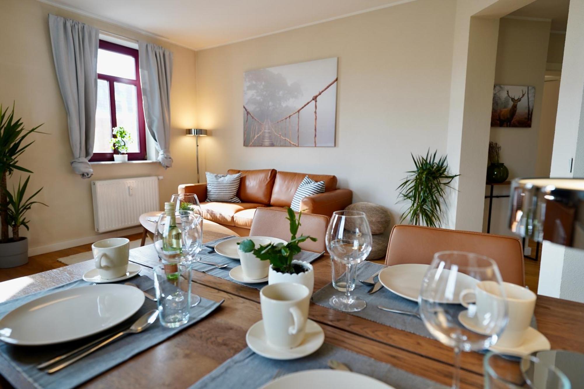 Edler Wohnraum Noble Stadtoase Mit Boxspringbett, Kaffeevollautomat & Parkplatz Zwickau Buitenkant foto
